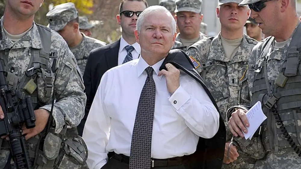Robert Gates Navigating Challenges as Secretary of Defense